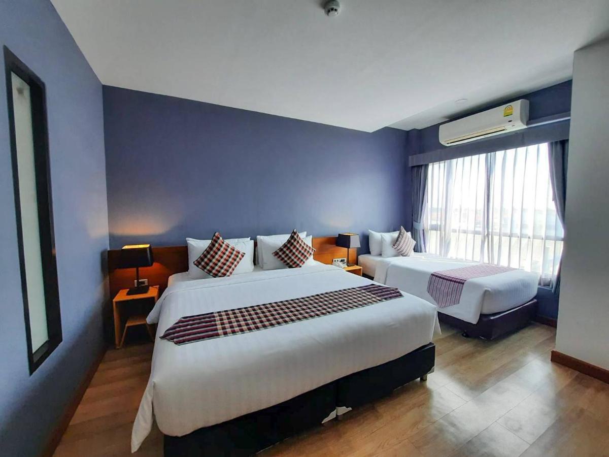 Comet Hotel Surat Thani Exterior foto