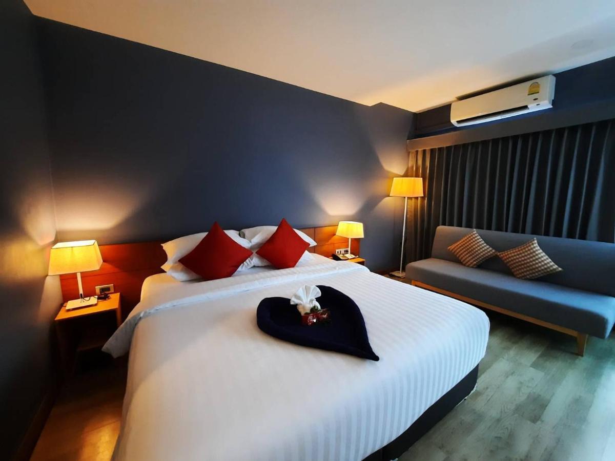 Comet Hotel Surat Thani Exterior foto