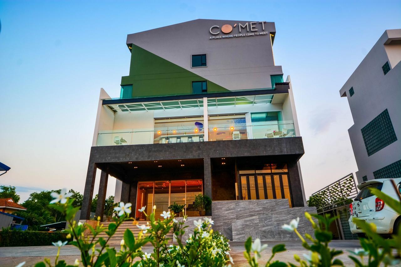 Comet Hotel Surat Thani Exterior foto
