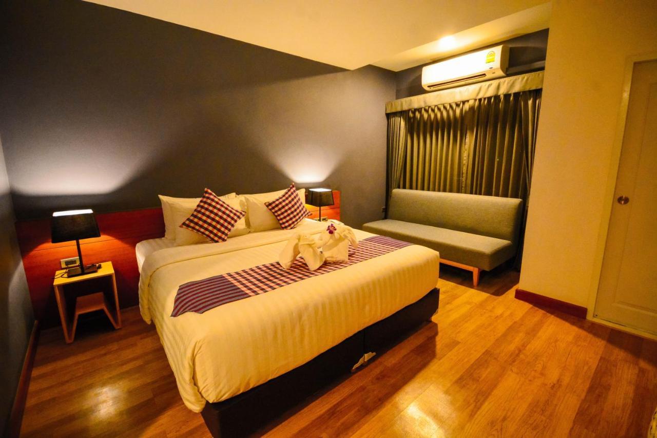 Comet Hotel Surat Thani Exterior foto
