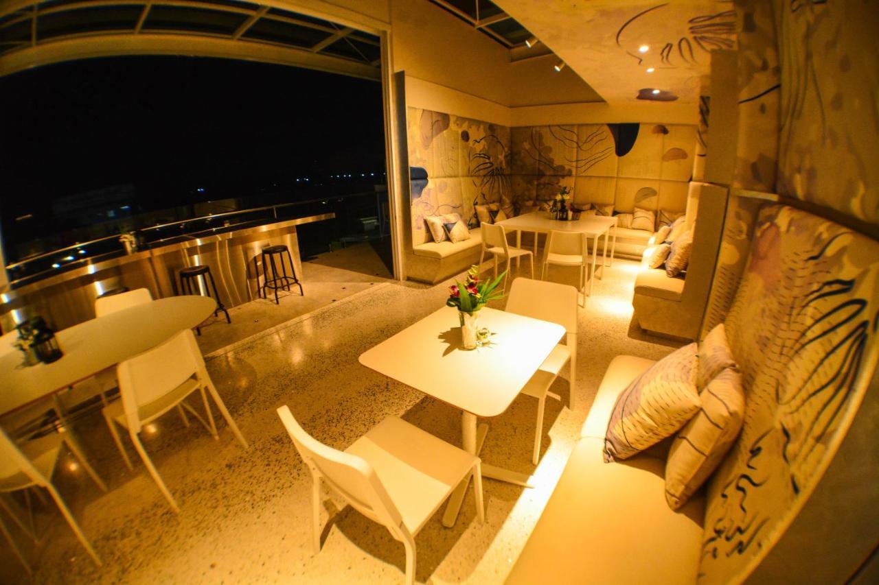 Comet Hotel Surat Thani Exterior foto